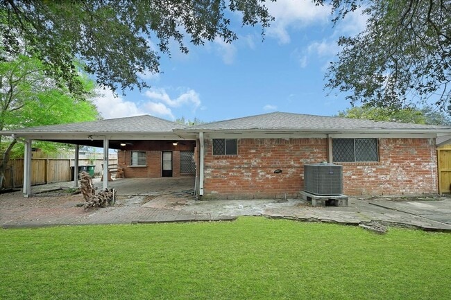 Building Photo - 12415 Lima Dr