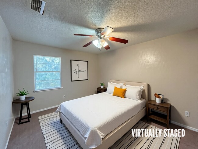 Building Photo - 1404 E Vardeman Ave