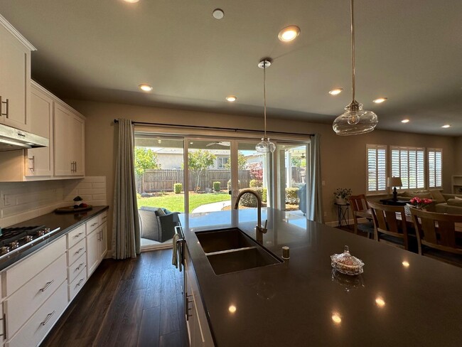 Building Photo - 2720 Chuckwagon Ln
