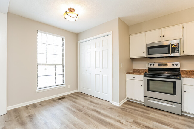 Building Photo - 3 Bedroom Home in Nashville