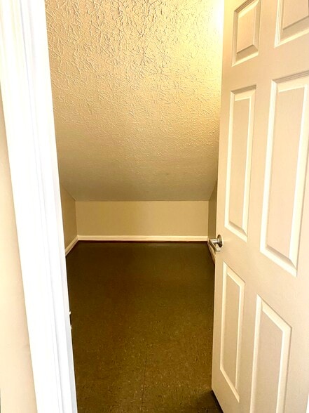 Building Photo - 2409 Rowan St