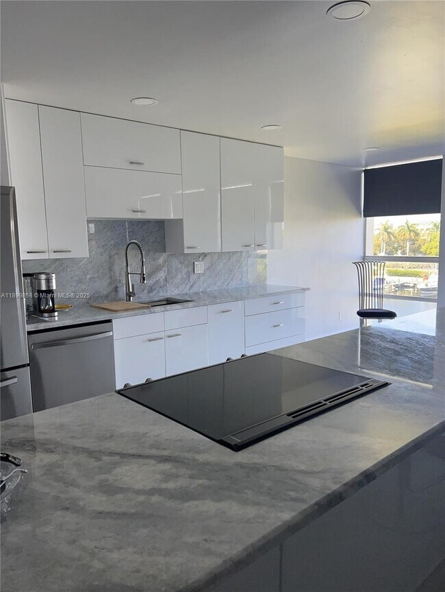 Building Photo - 601 Three Islands Boulevard