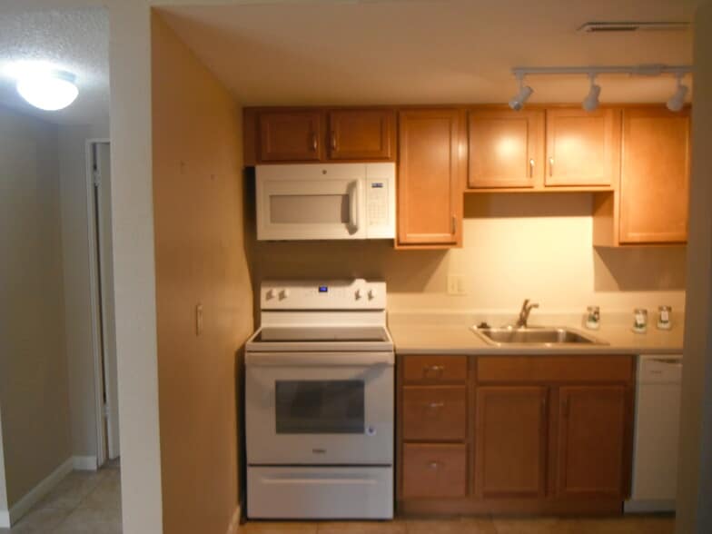 Building Photo - 1708 Sawyer Way