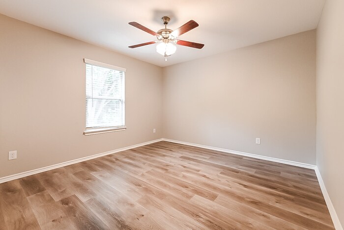 Building Photo - 1510 Kensington Pl