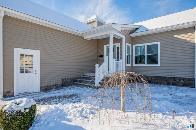 Building Photo - 137 Knowles Ave