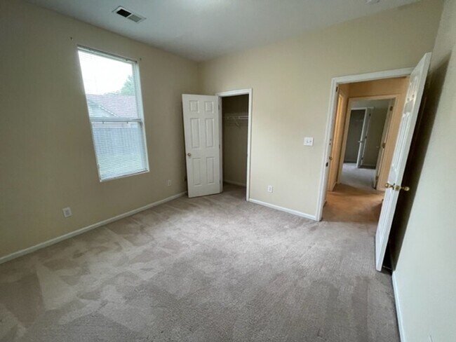 Building Photo - Beautiful Ranch home in Masterson Station                260615