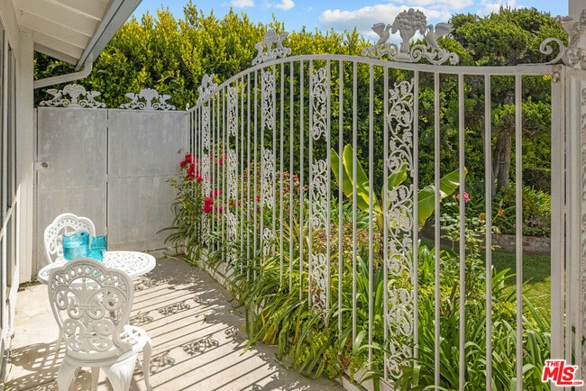 Building Photo - 12581 Sanford St