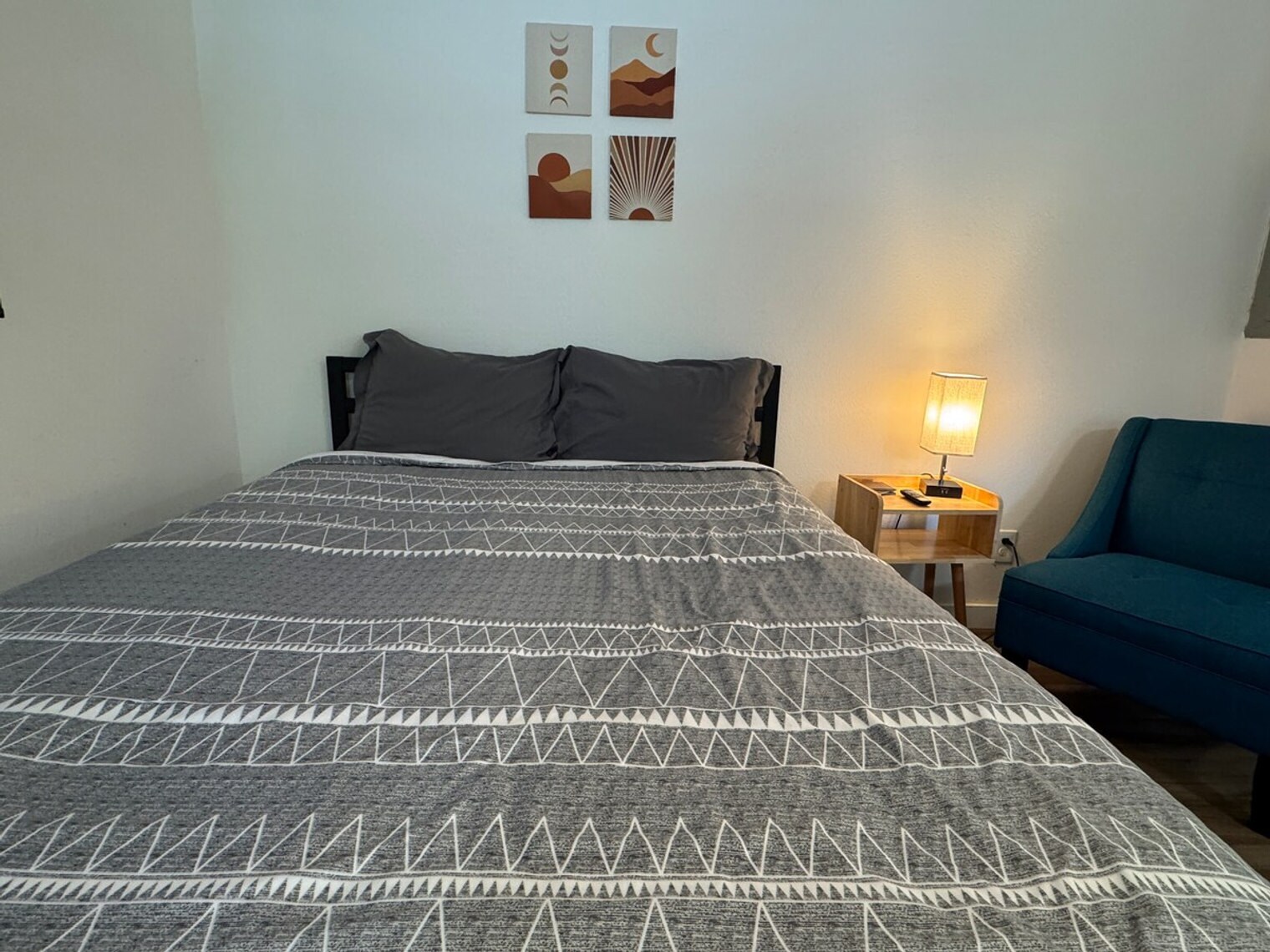 Building Photo - 806 S Elm St