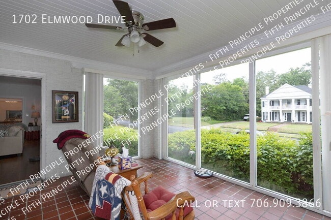 Building Photo - 1702 Elmwood Dr
