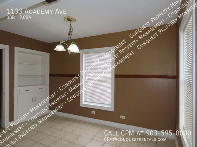 Building Photo - 1133 S Academy Ave