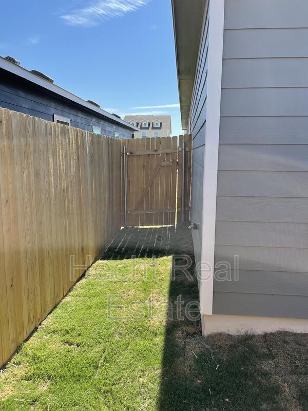 Building Photo - 267 Geode Glen
