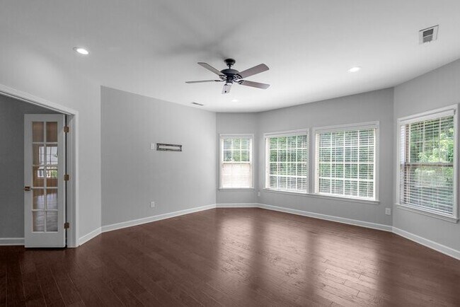 Building Photo - Stunning All-Brick Home in BridgeMill Community!