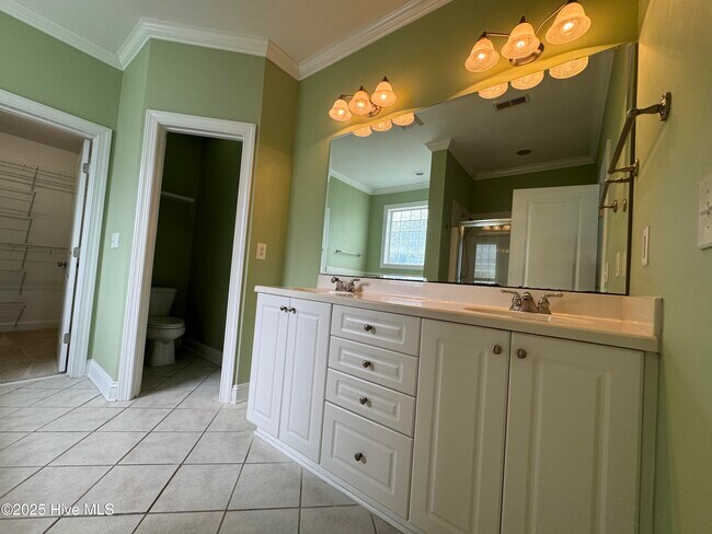 Building Photo - 1011 Ginger Lily Way
