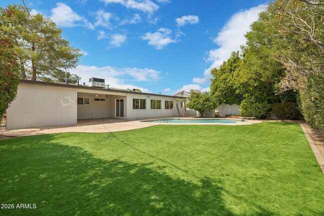 Building Photo - 6332 E Earll Dr
