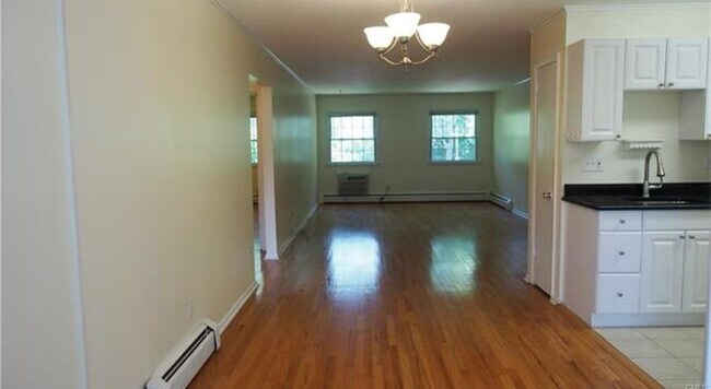 Building Photo - 123 Katona Dr