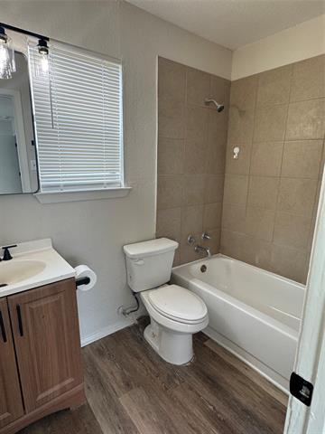 Building Photo - 1833 Pelican Dr N