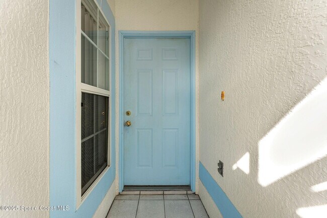 Building Photo - 1560 Vista Lake Cir