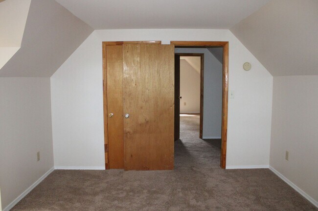 Building Photo - 11784 White Oak Rd