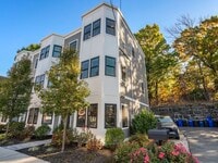 Building Photo - 50 Robey St