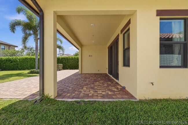 Building Photo - 11760 Bayview Cir