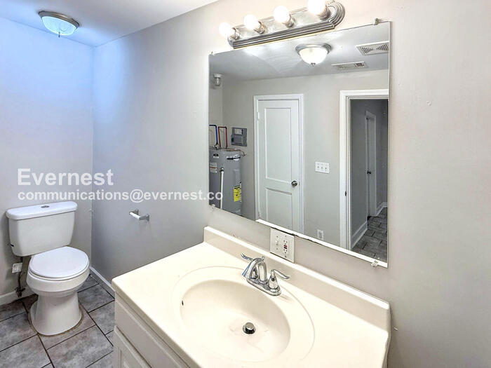 Building Photo - 115 Front St