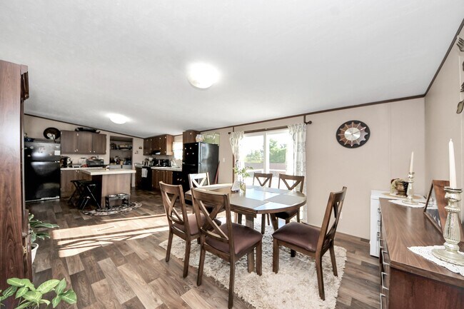 Building Photo - 1450 Rd 5734