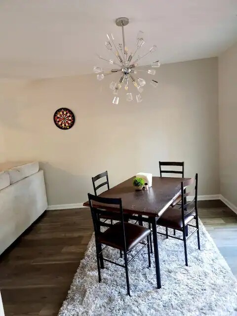 Building Photo - 140 Penn Station