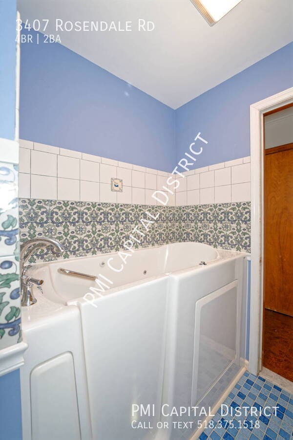 Building Photo - 3407 Rosendale Rd