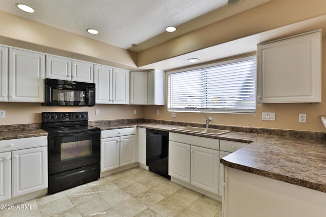 Building Photo - 6759 N 77th Dr