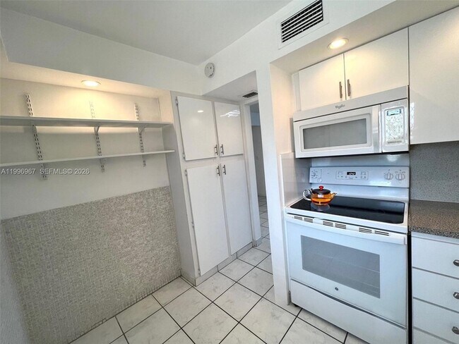 Building Photo - 3030 Marcos Dr