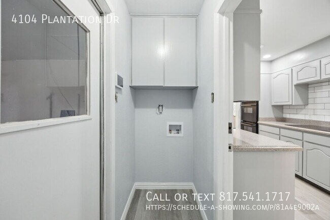 Building Photo - 4104 Plantation Dr