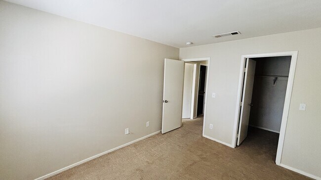 Building Photo - 5754 Wind Dancer Dr