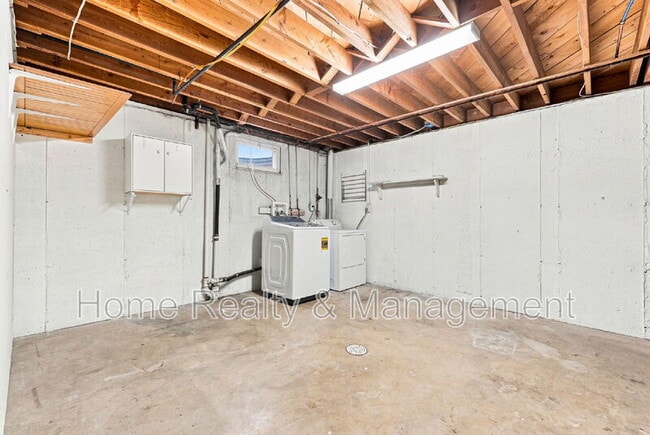 Building Photo - 10807 Larry Dr