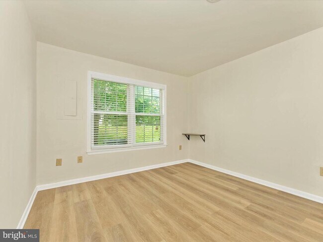 Building Photo - 5803 Oleander Pl