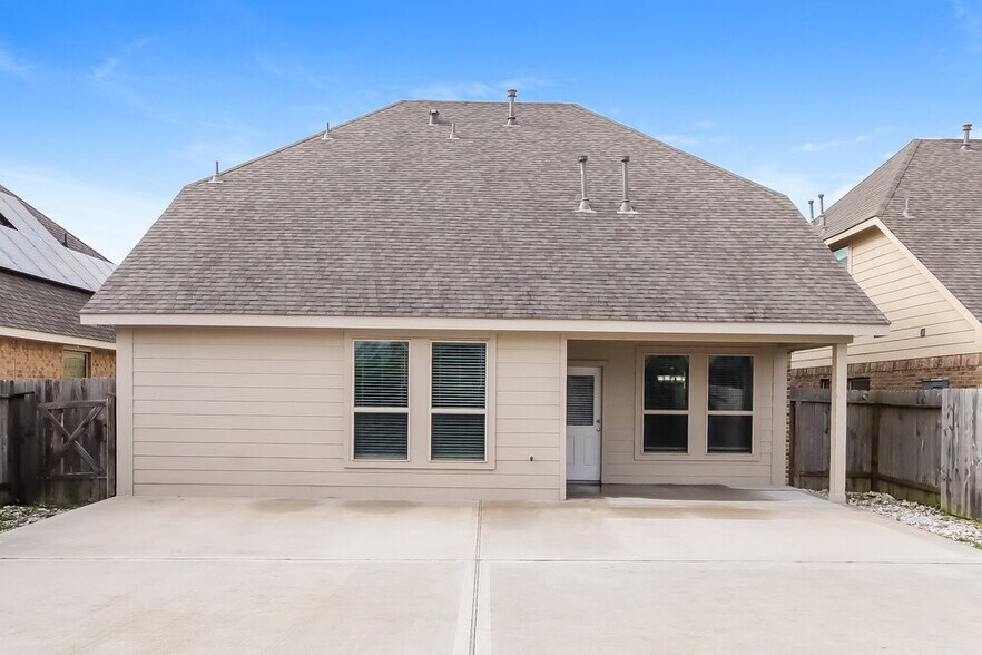 Building Photo - 10519 Sun River Falls Dr