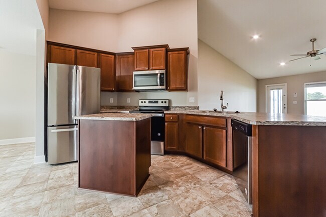 Building Photo - 511 Edith Dr