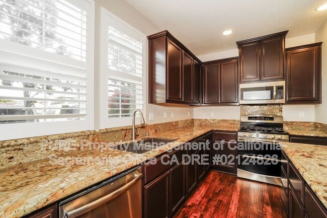 Building Photo - 1553 Bonanza Ln