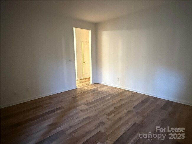 Building Photo - 7041 Somerset Springs Dr