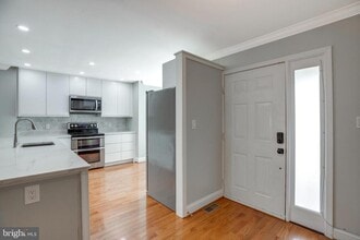 Building Photo - 5610 Gosling Ct