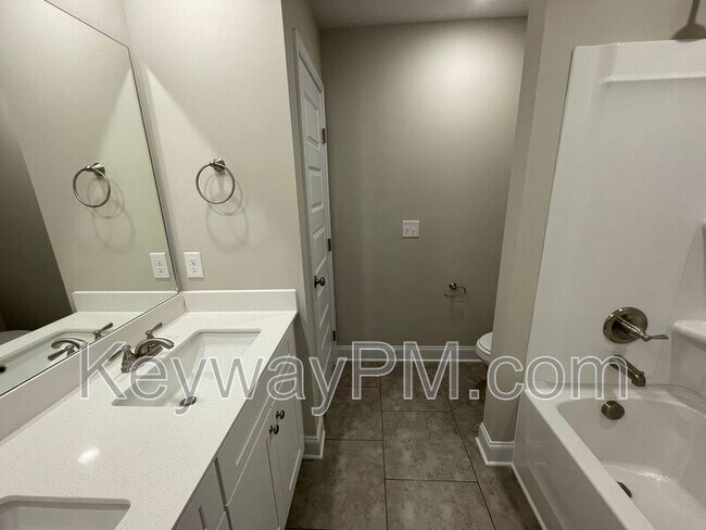 Building Photo - 3089 Venetian Dr