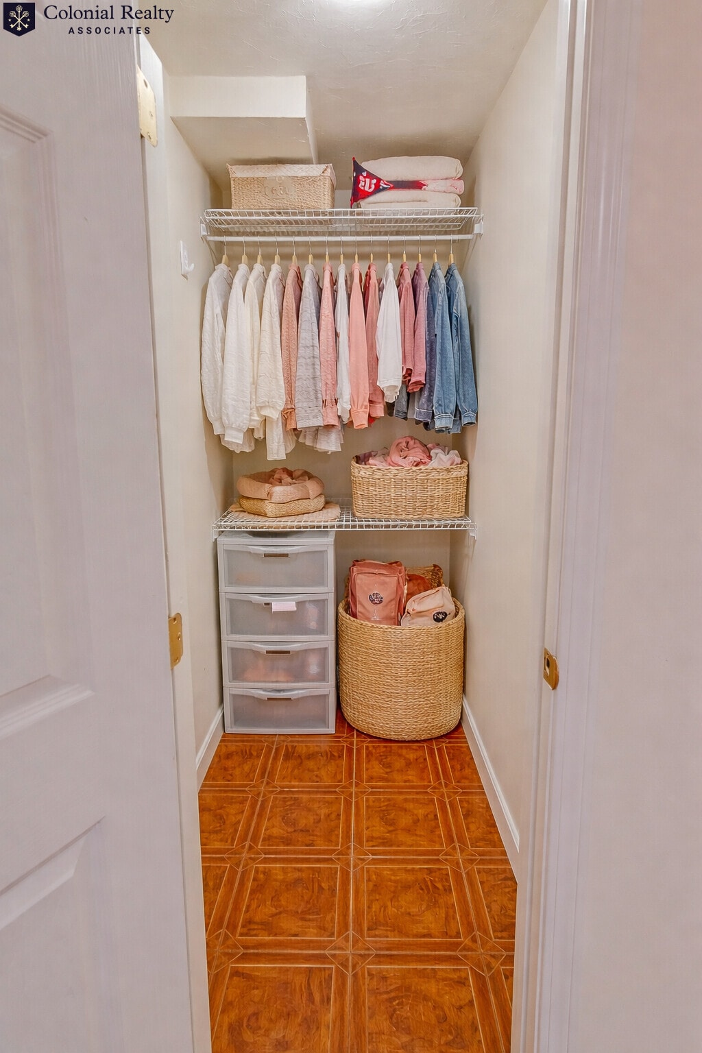 Building Photo - 73 Thatcher St