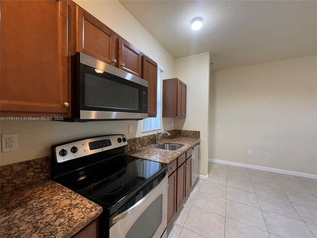 Building Photo - 9204 SW 170th Ct