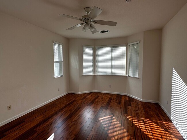 Building Photo - Wonderful Location within Summerset 4, a 5...