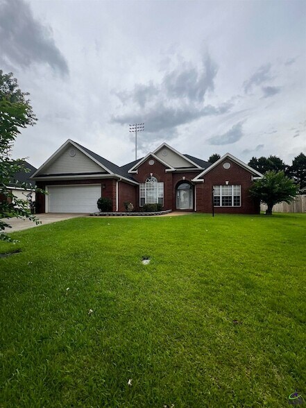 Building Photo - 306 Hummingbird Ln