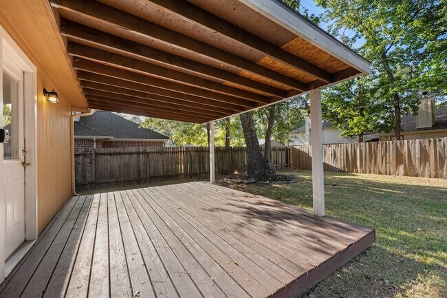 Building Photo - 12130 La Salle Oaks