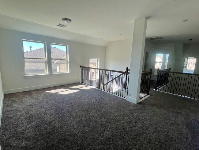 Building Photo - *Ask About Move In Special* Spacious 4 Bedroom / 4 Full Bath Home w/ Media Room & Loft ~ Imagine ...