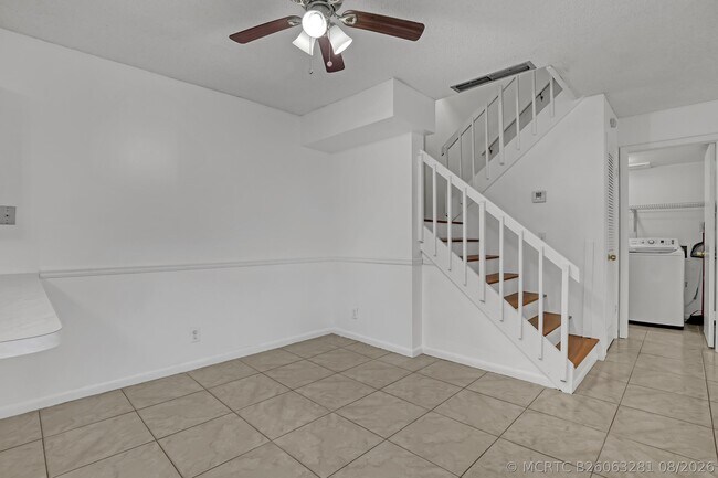 Building Photo - 6335 Red Pine Ln