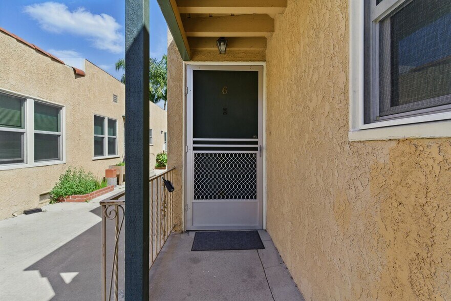 Building Photo - 3312 2nd St