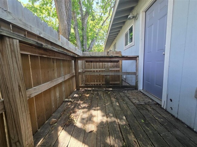 Building Photo - 4412 Gillis St