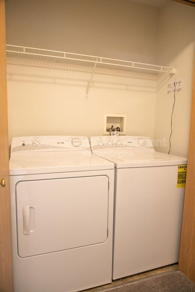 Building Photo - 1005 Ave K Ave